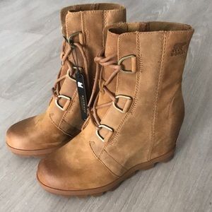 Joan of Arctic Wedges II